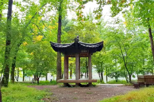 Quiet Korean Traditional Gazebo