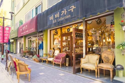 calle de muebles antiguos de itaewon