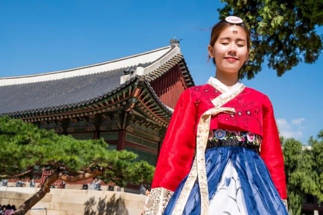 Gyeongbokgung Hanbok donna - min