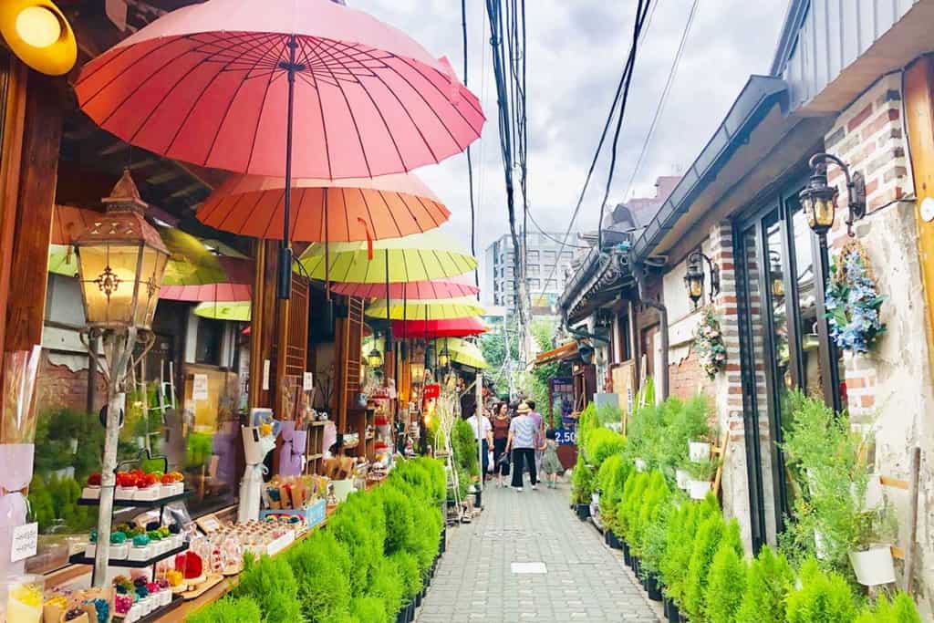 must-visit famous streets in Seoul Korea