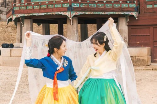 Semua Layanan Penyewaan Hanbok di dekat Istana Gyeongbokgung