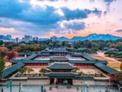 Free Walking Tour Changgyeonggung Palace
