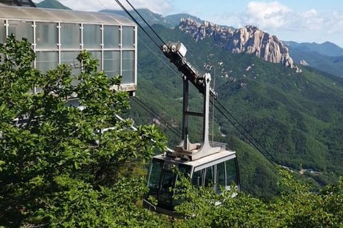 Seoraksan National Park Day Tour with Cable Car from Seoul