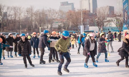 ice skating in olympic park