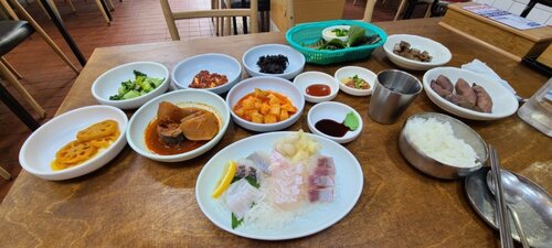 myungsung sea food busan local restaurant