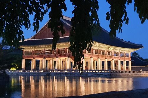 Gyeongbokgung Nighttime Opening Gyeonghoeiru