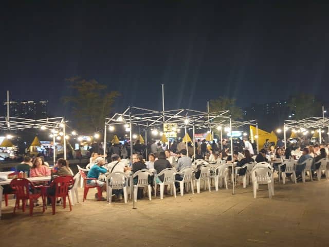 Hangang Moonlight Market Dining Table