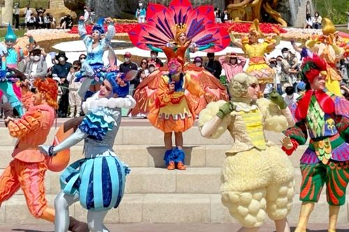 Lotty's Magic Forest Parade in Lotte World Busan