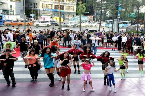 Random Play Dance in Gangnam Festival