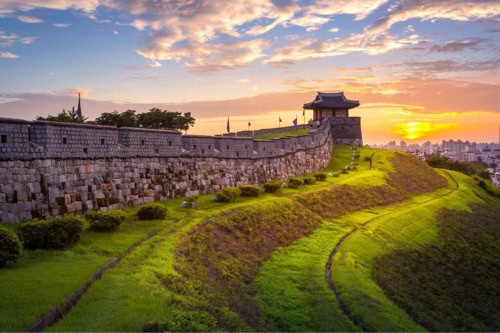 Suwon Hwaseong Fortress and Korean Folk Village Day Tour from Seoul