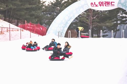 Vivaldi Park SnowyLand Snow Sledding Tour