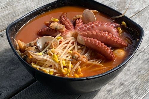Seom Oreum Seafood Ramen
