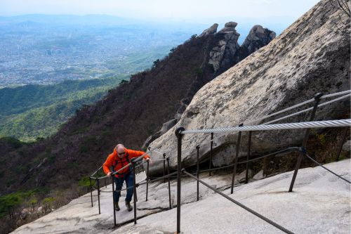 ทัวร์เดินป่าอุทยานแห่งชาติบุกคันซัน