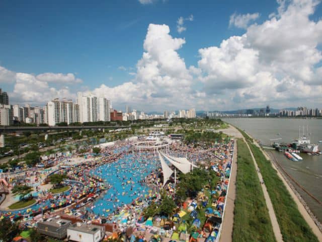 Ttukseom Han River Pool