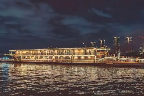 A romantic cruise on the Han River