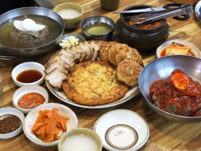 Okcheon Naengmyeon & Bindaetteok