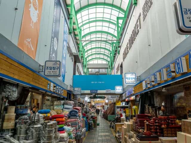 A picture of  Gukje Market in Busan, South Korea.