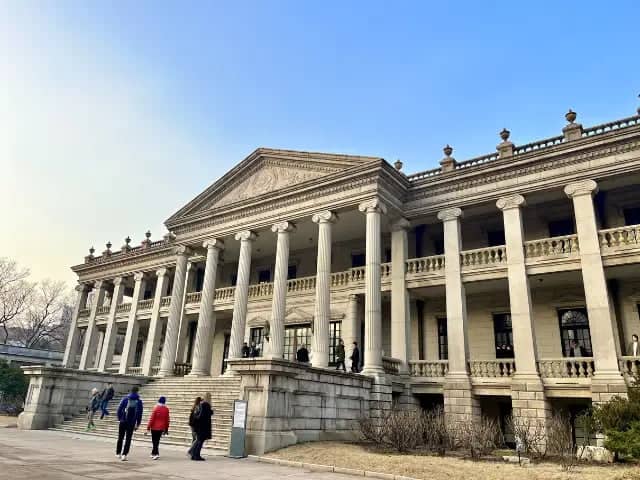 Seokjojoen Hall - main atraction of Deoksugung Palace