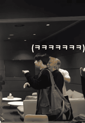 Bolso bandolera de lona gris | Jungkook – BTS