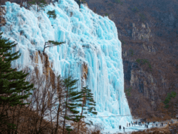 Cheongsong Ice Valley & Pohang Spacewalk One Day Tour / Viator