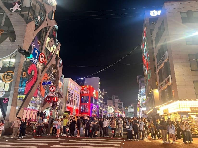 Catch Street Performers in Lively Hongdae