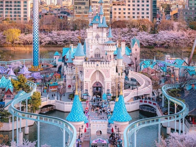 Ride, Parade & Snap at Lotte World Adventure