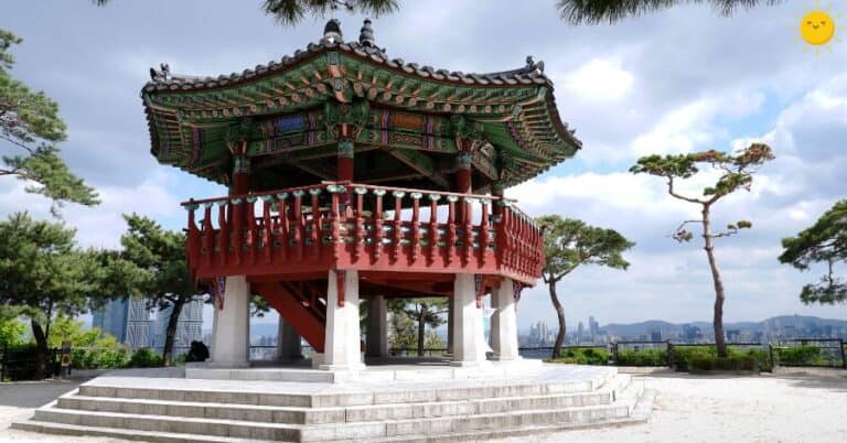 Eungbongsan Viewpoint: Stunning Sunrise & Sunset Views in Seoul