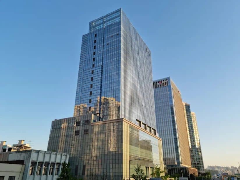 Check in at HYBE Building