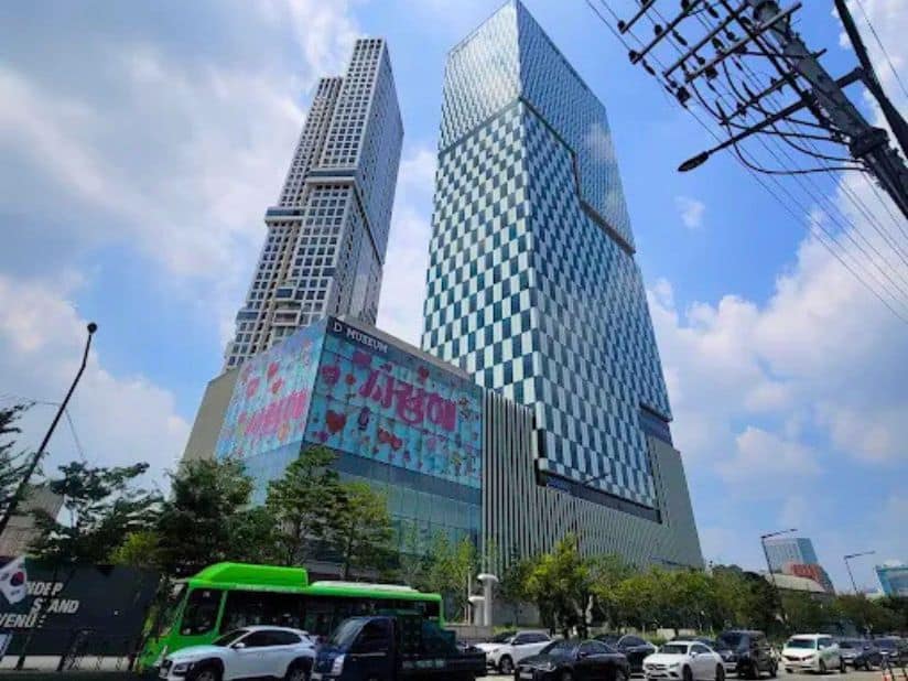 Quick photo stop outside SM Entertainment building