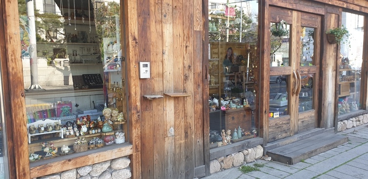 Street shop of Bukchon Hanok Village